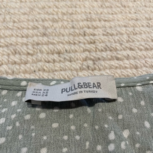 sage green pull and bear top - Picture 3 of 3